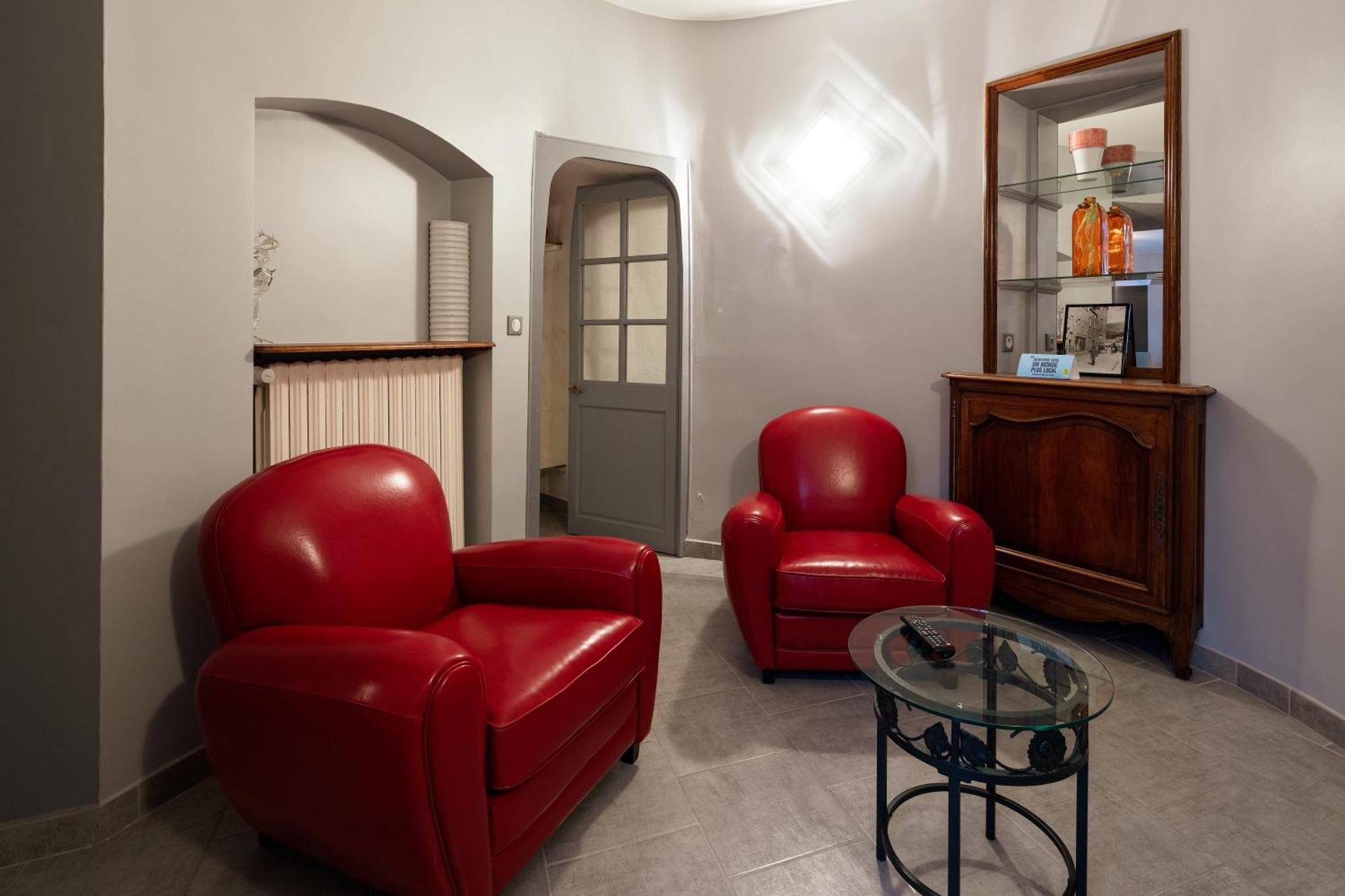 Logis Hotel Restaurant De La Paix Lodeve Bagian luar foto
